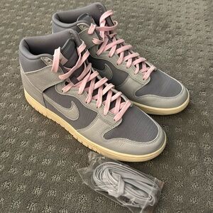 NIKE DUNK HI RETRO Premium Grey. Gently worn, comes with pink or grey laces.